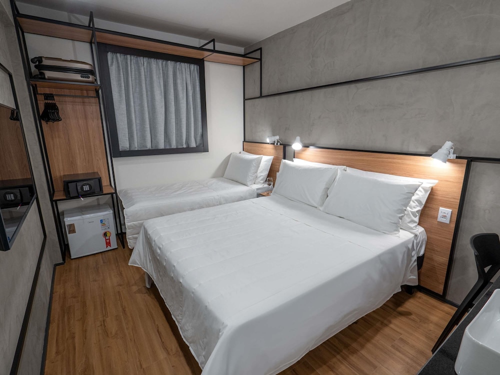 Standard Room, Multiple Beds photo 2