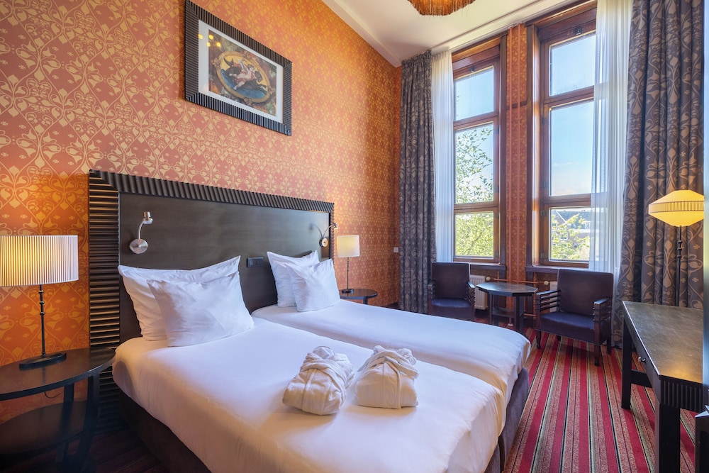 Superior Room, Canal View