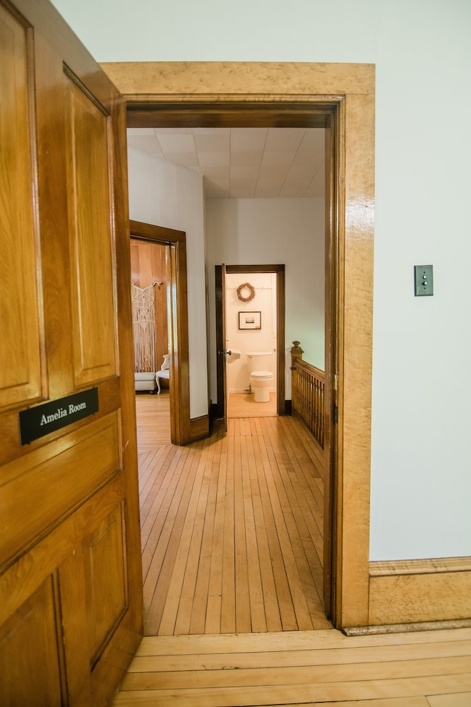 Amelia Room photo 3