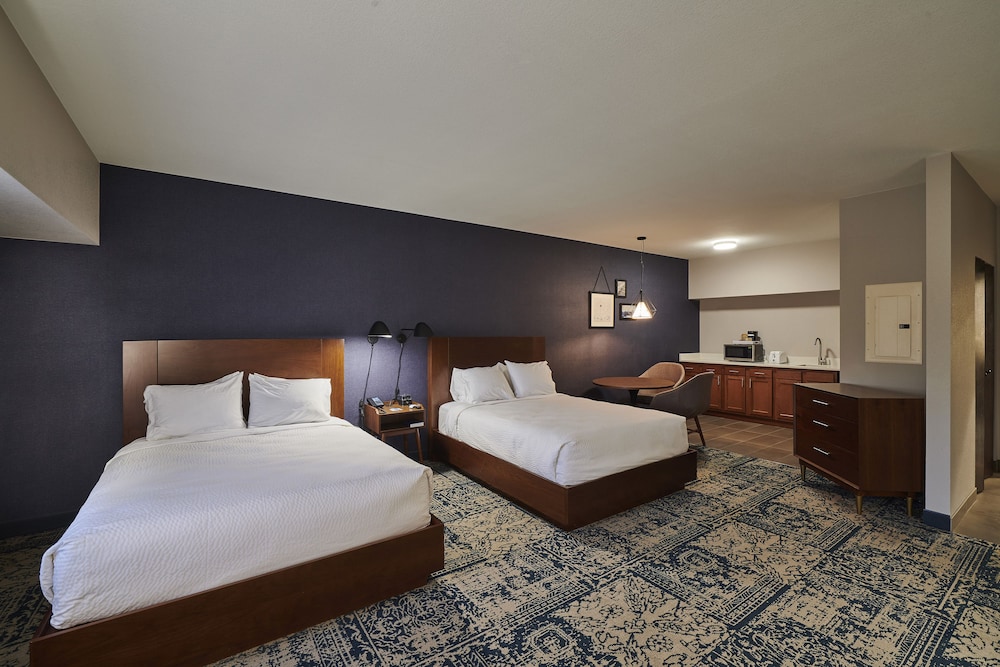 Room, 2 Queen Beds photo 1