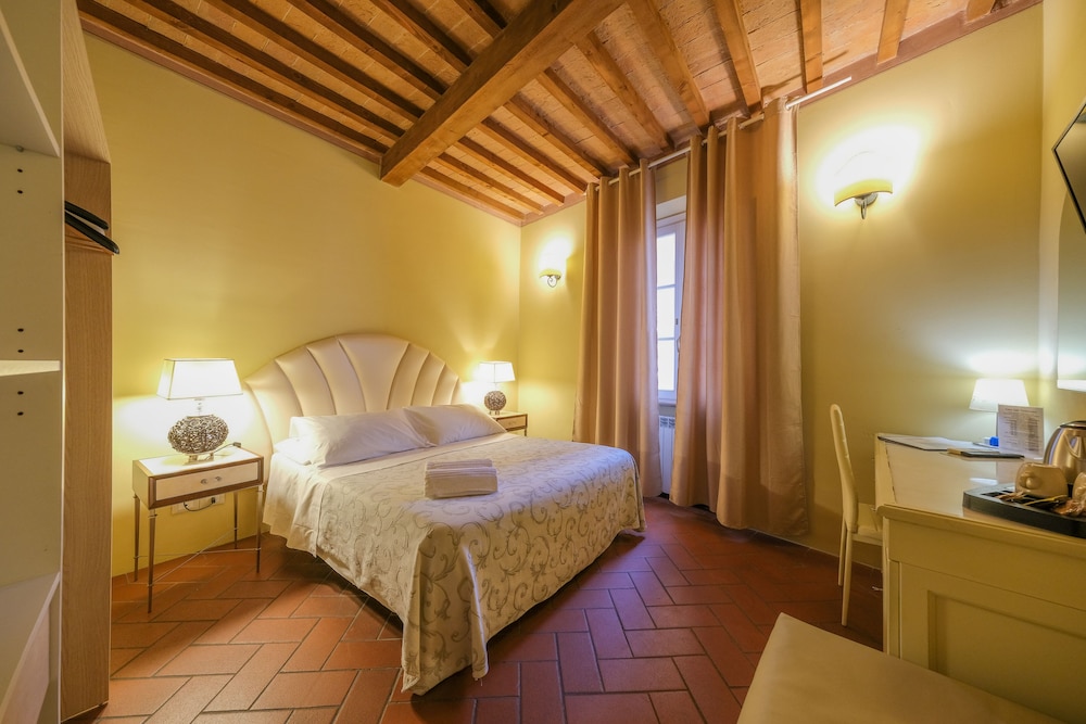 Standard Double Room - Photo 1