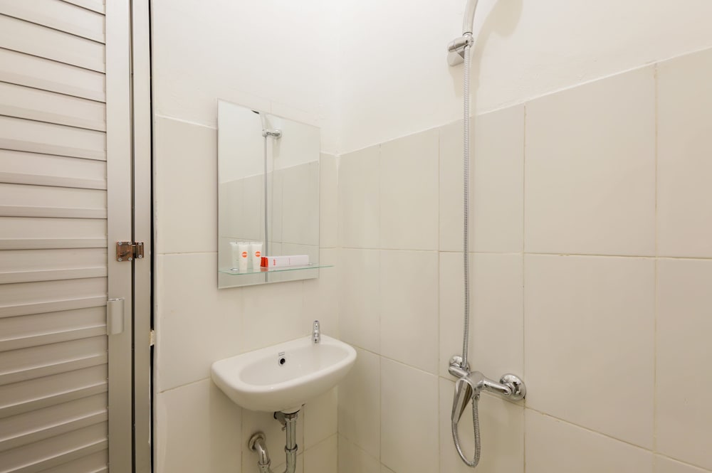 Standard Double Room - Photo 6