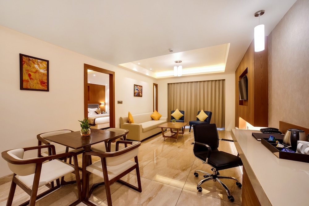 Hazel Suite - Photo 5