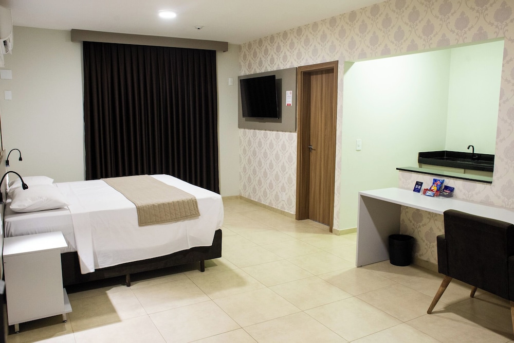 Deluxe Room - Photo 5