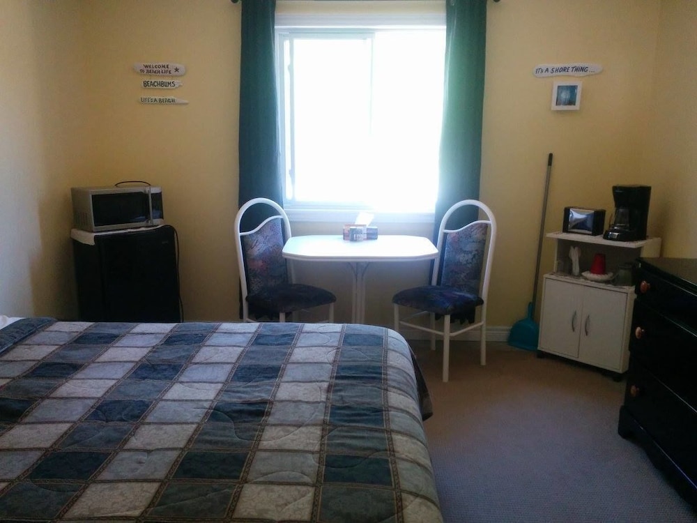 Standard Room, 1 Queen Bed, Accessible (Room 6)