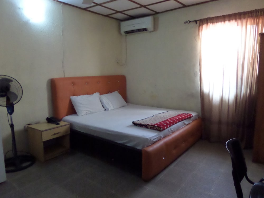 Standard Room photo 2