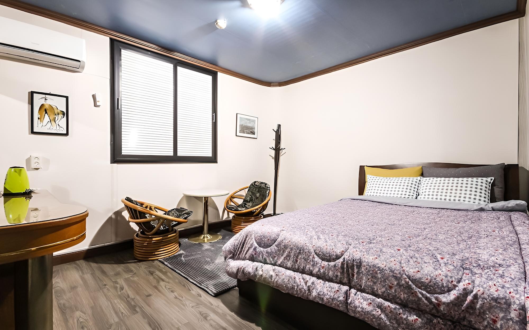 Room (Standard Room) - Photo 10