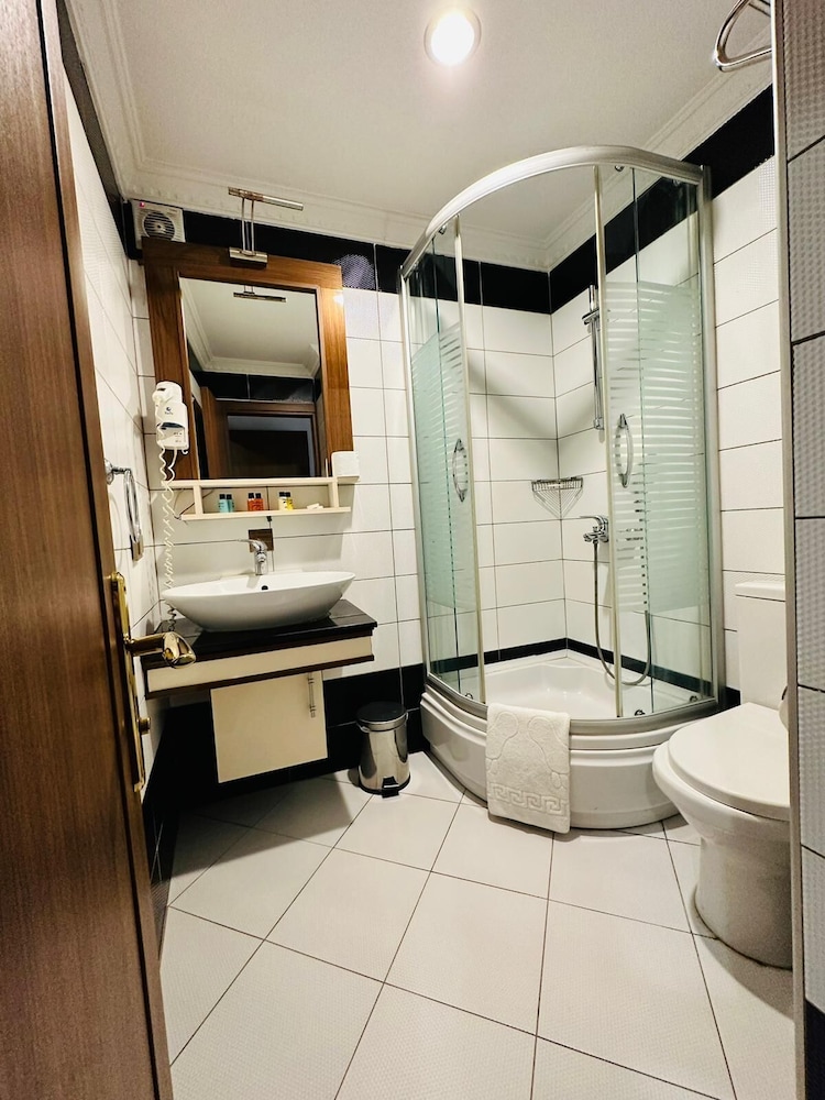 Standard Triple Room photo 2