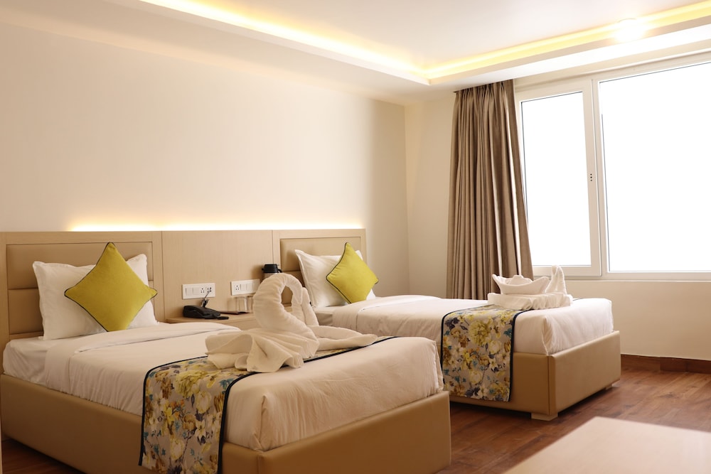Deluxe Room, 1 Double Bed, City View photo 3