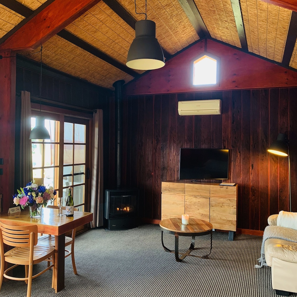Boutique Spa Cabin Kitchenette - Midweek 2 Night Stay photo 2