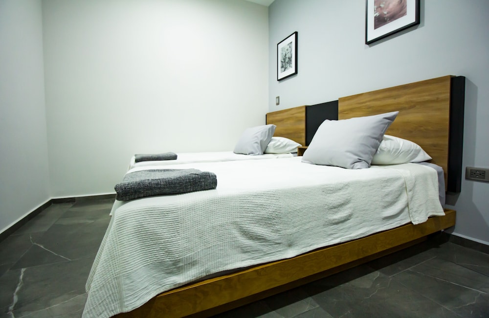 Family Studio Suite, 2 Bedrooms photo 2