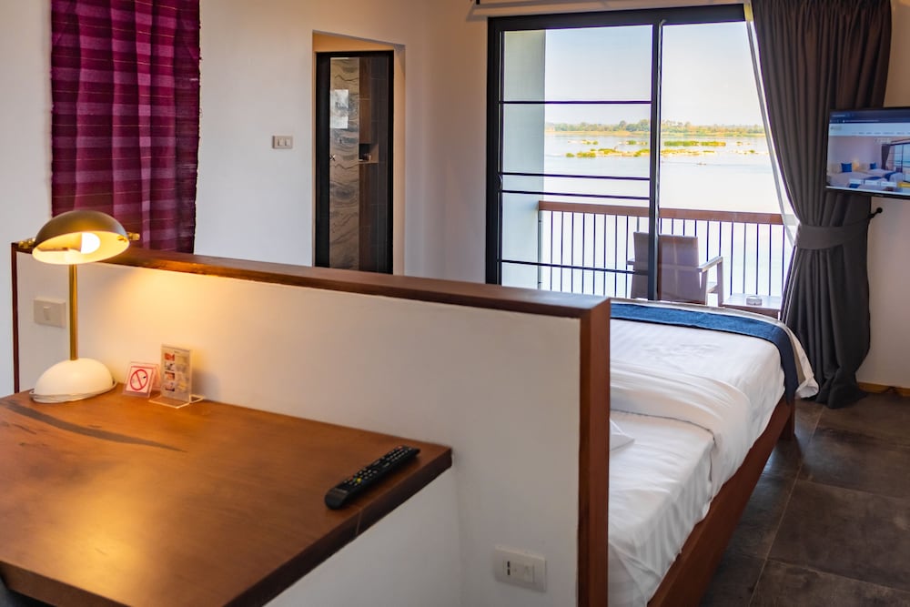 Double or Twin Room, River View (Upper Floor) - Photo 2