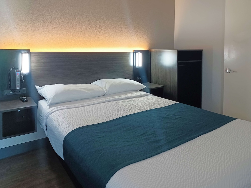 Deluxe Room, 1 Double Bed, Accessible, Non Smoking photo 1