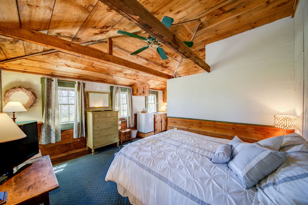 WhiteCrest, 1 Queen Bed, Kitchenette photo 1