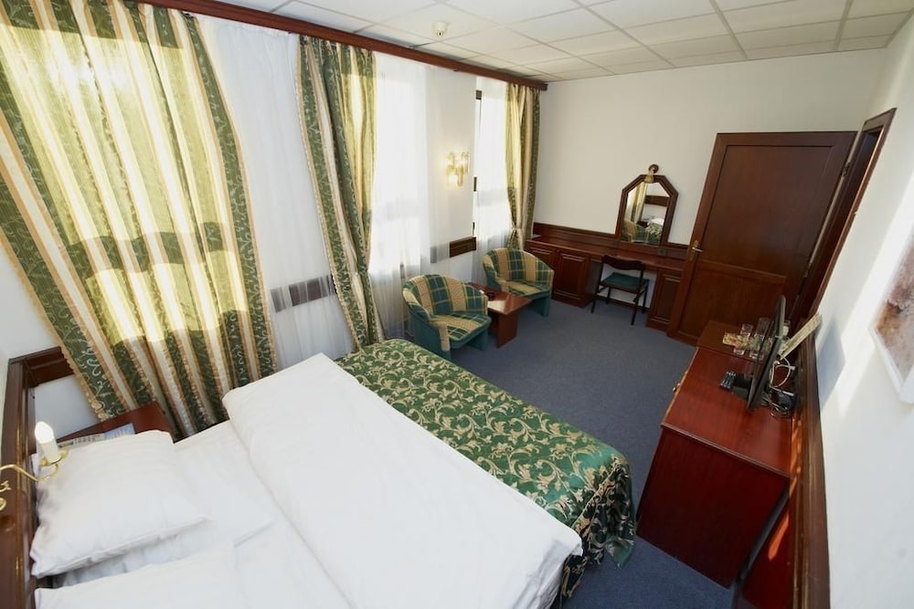 Standard Double Room photo 3