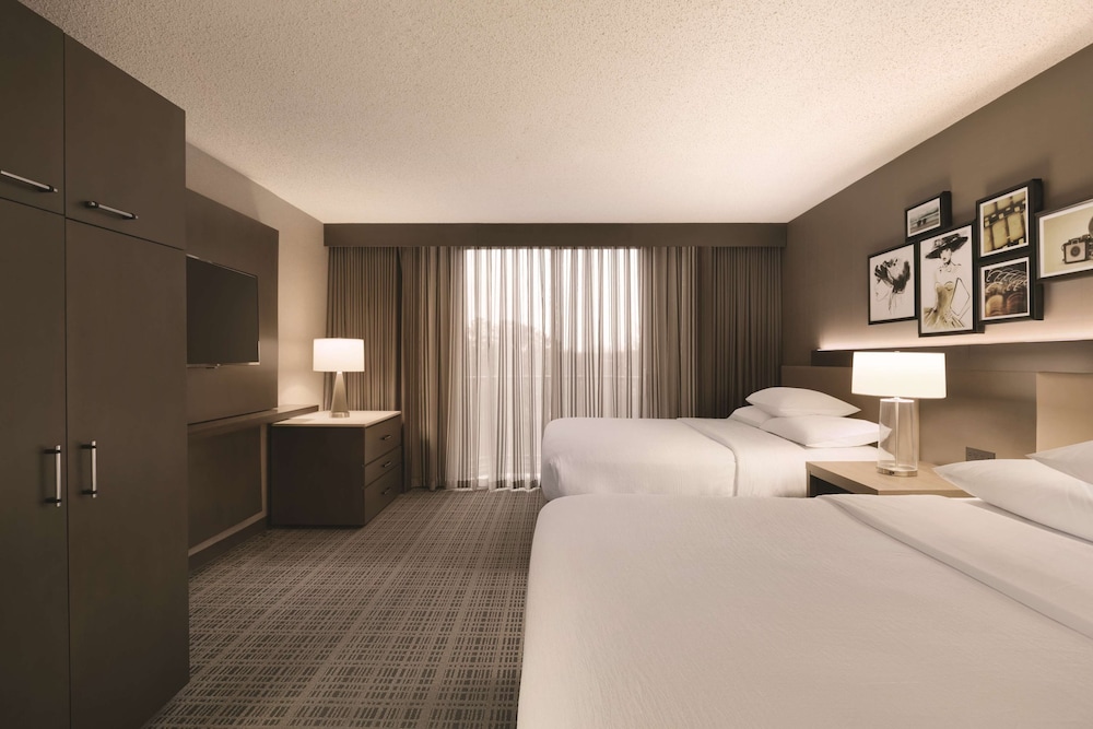 Suite, 2 Double Beds, Accessible, Bathtub photo 1