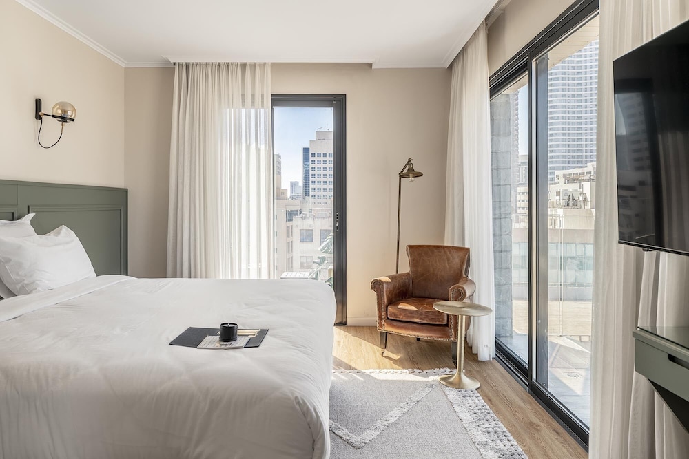 Premium Room, Balcony - Photo 2