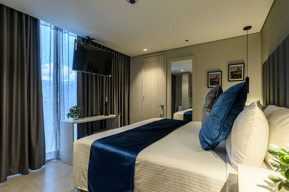 Superior Double Room, City View