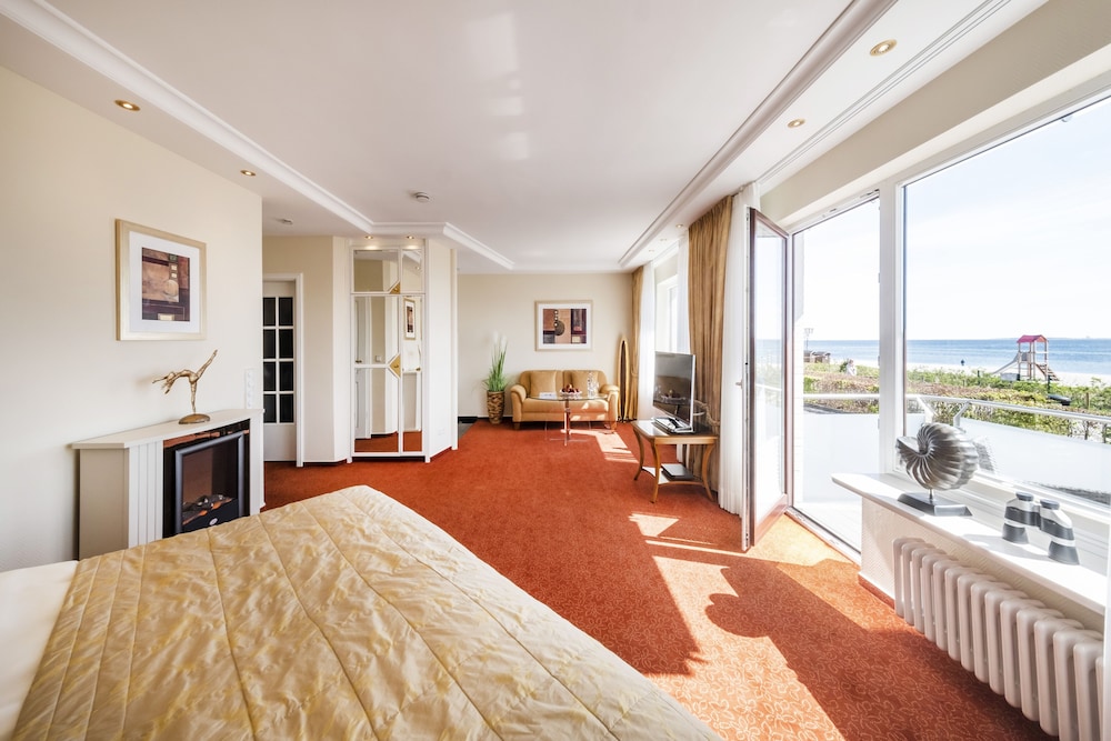 Junior Suite, Sea View (Balcony) photo 3