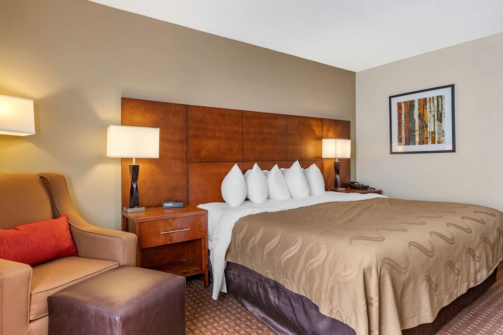 Room, 1 King Bed, Accessible, Non Smoking - Photo 4