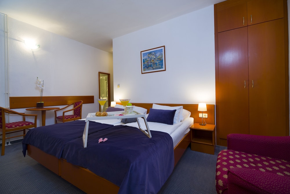 Premier Double Room, 1 Bedroom, Balcony - Photo 2