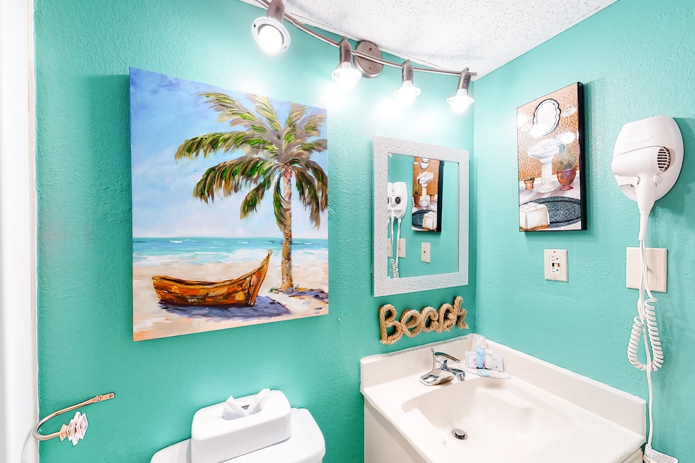 Condo, 3 Bedrooms (Oceanfront) photo 2