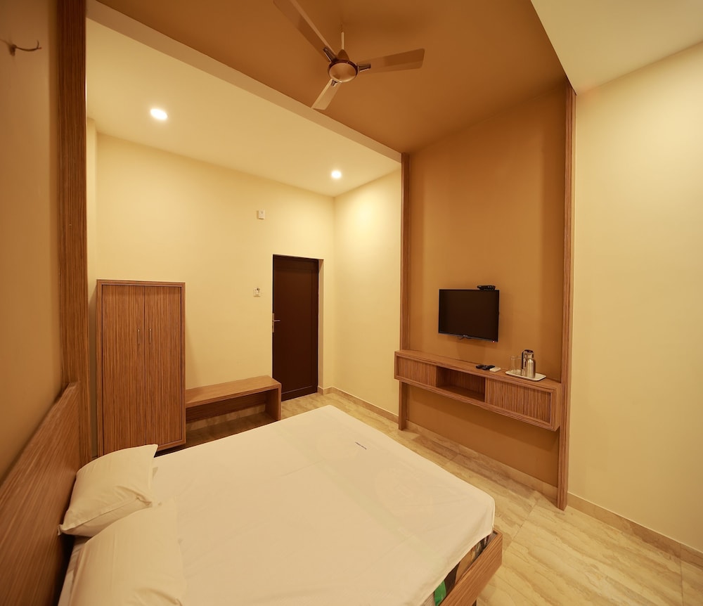 Deluxe Room - Photo 3