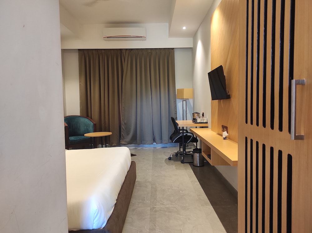 Luxury Room - Photo 8
