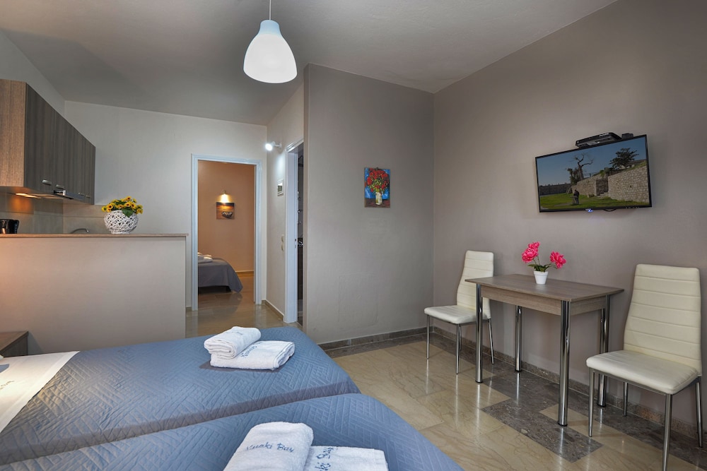 Family Quadruple Room, 2 Bedrooms, Sea View photo 2