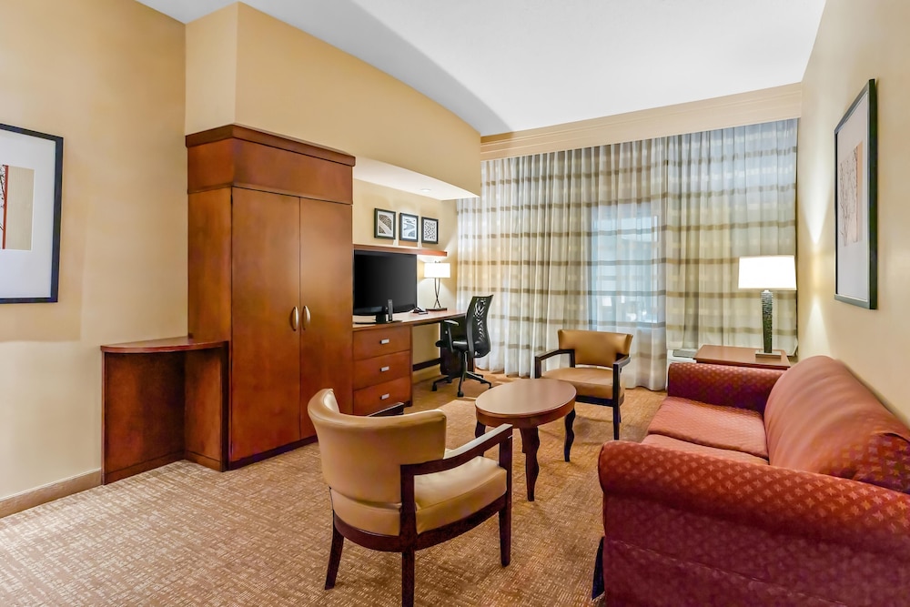 Suite, 2 Queen Beds, Accessible - Photo 3