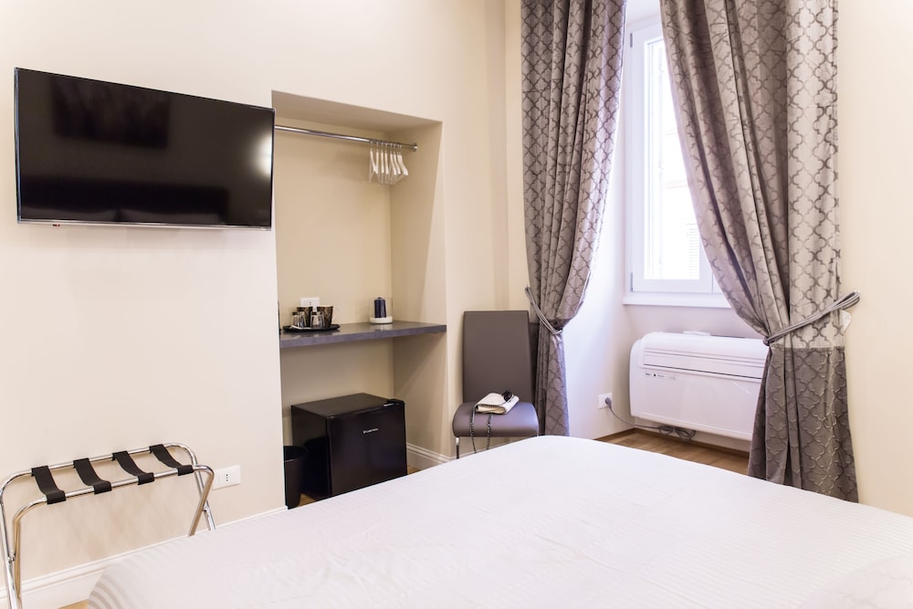 Suite (King) photo 2