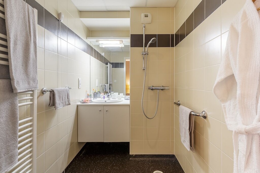 Apartment - Photo 3