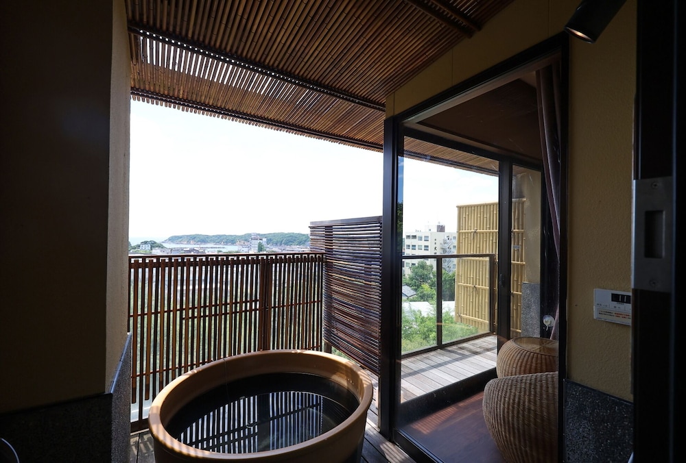 Japanese Room with Open-Air Hot Spring Bath photo 2