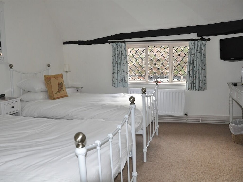 Twin Room, Private Bathroom