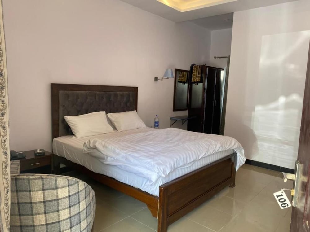 Deluxe Double Room - Photo 7