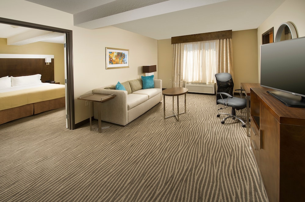 Standard Room, Multiple Beds - Photo 6