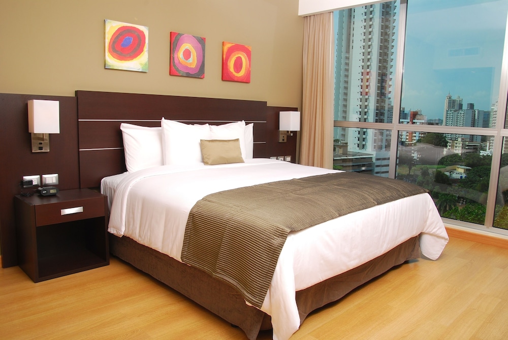 Premium Room, 1 King Bed (Business)
