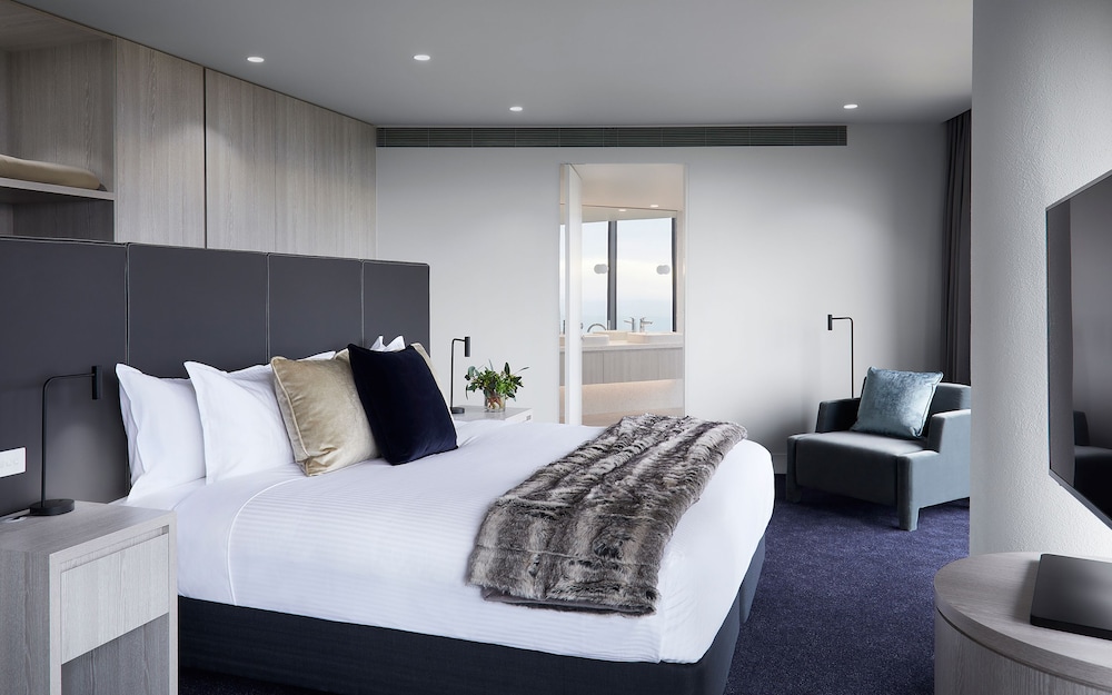 Peninsula Suite photo 3