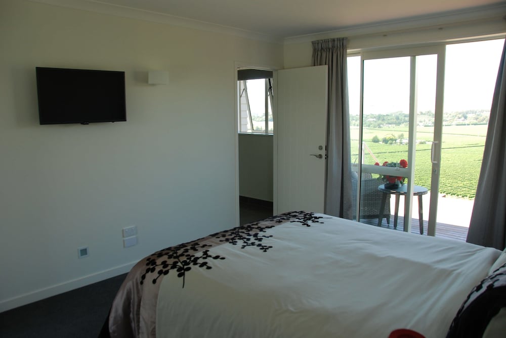 Luxury Suite, 1 Queen Bed, Non Smoking photo 3