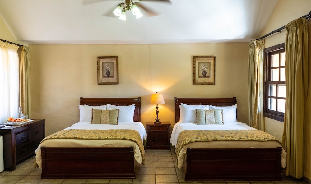 Junior Suite Double Bed - Photo 1