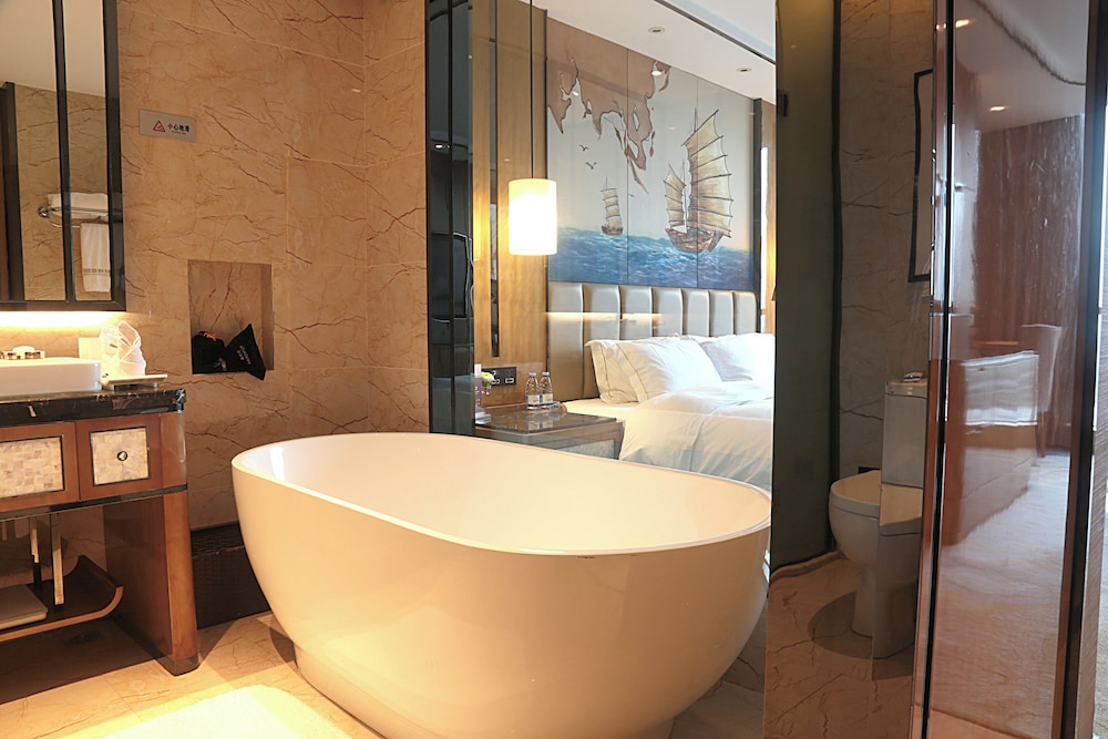 Deluxe Double Room, River View photo 3