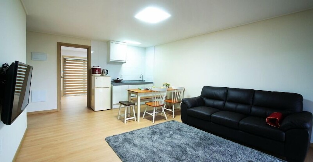 Family Room (A - Woojinjaebi) photo 1