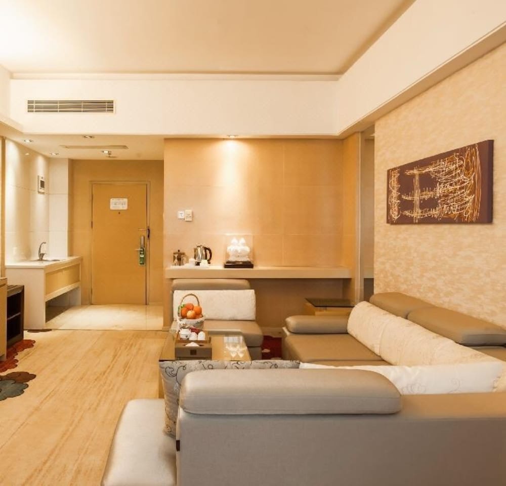Deluxe Suite photo 3