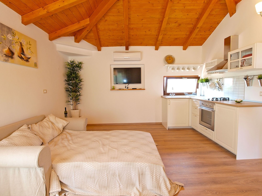Standard Studio, 1 Bedroom (0238)