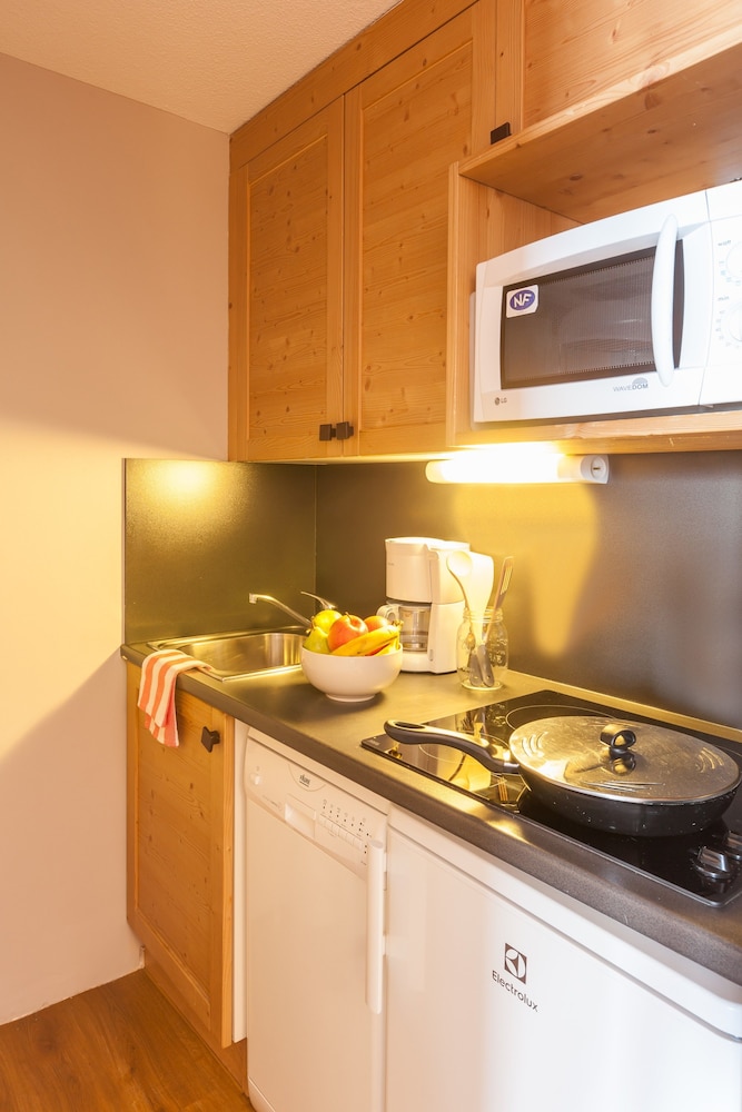 Apartment 4 People - 1 Bedroom photo 2