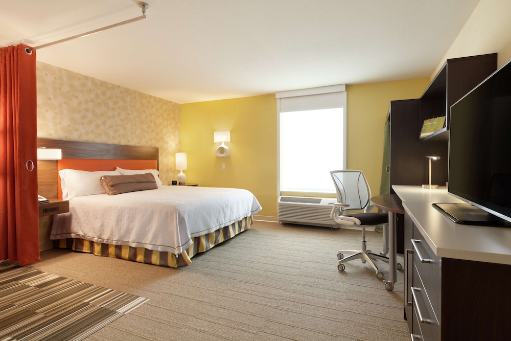 Studio, 1 King Bed, Accessible, Bathtub photo 1