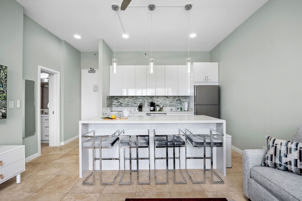 Premium Remodeled Condo with Ocean View and Parking: Premium Condo, 1 Bedroom, Air conditioning, Ocean View (0178) photo