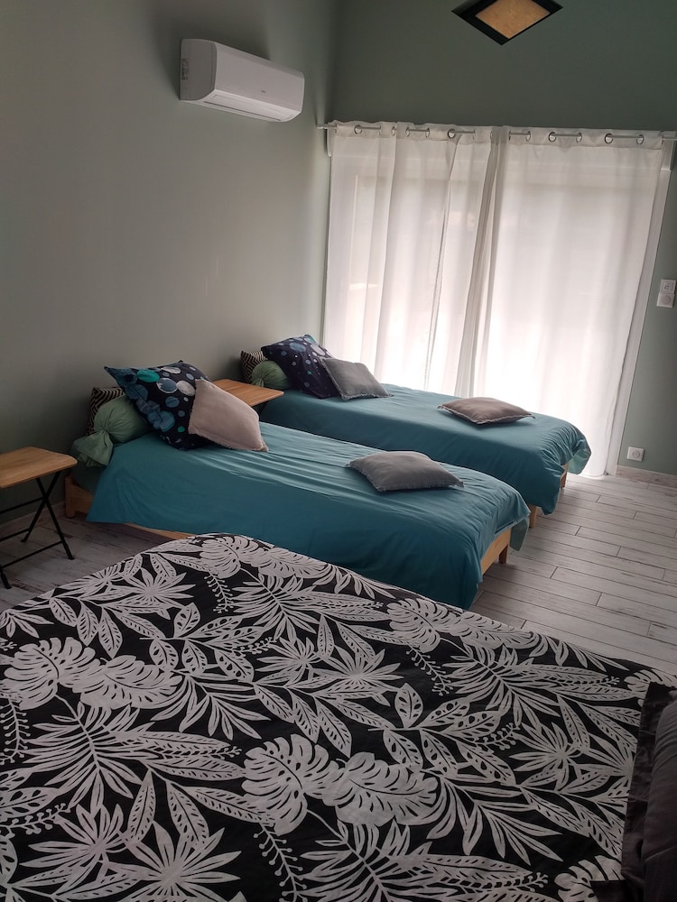 Superior Quadruple Room, Garden View photo 2