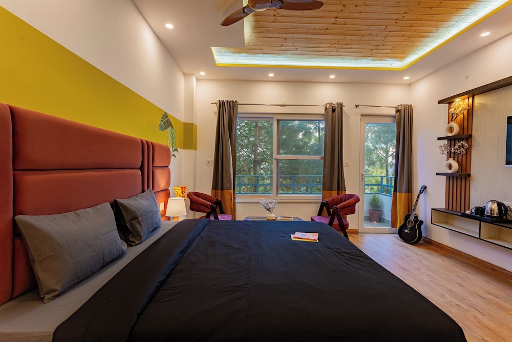 Superior Double Room with Balcony photo 2
