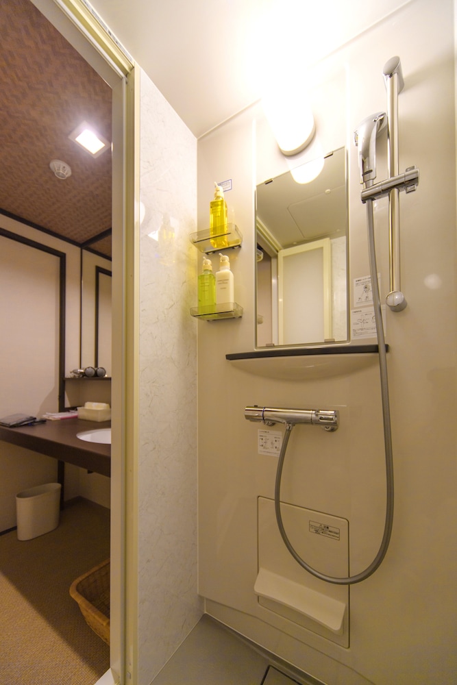 Japanese-style Room with Futon Shower only, Japanese breakfast and Kaiseki Dinner Included photo 2
